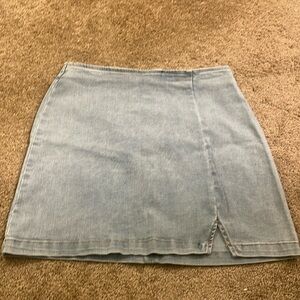 Wild fable light wash denim skirt